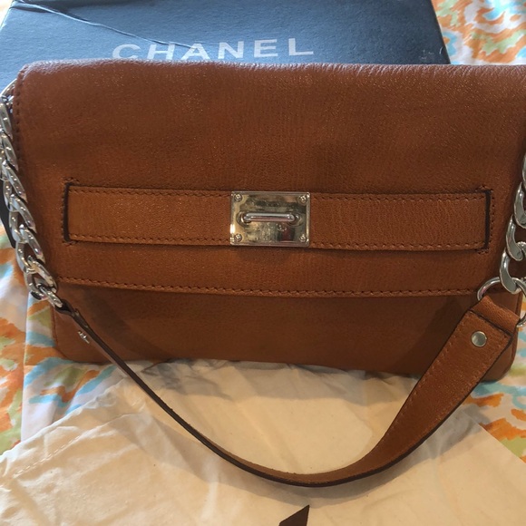 Host pick ππMk clutch by viviglam πππ - Picture 2 of 9